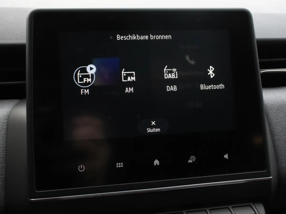 1.6 HEV Automaat Intense DEMO ! Navigatie Apple Carplay Android Auto Camera Climate Control Cruise Control Lichtmetalen velgen Extra Getint Glas Digitale Cockpit