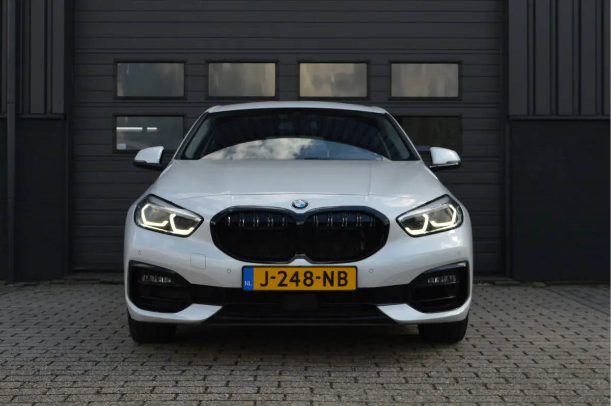 118i Executive Edition Sport Line