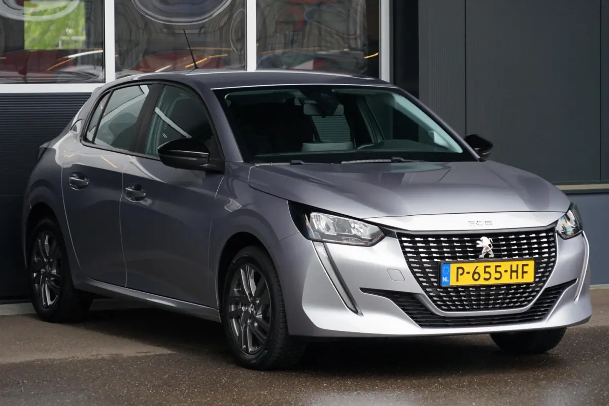 1.2 PureTech Active Pack, NL, PDC, CarPlay, LED, L.M.
