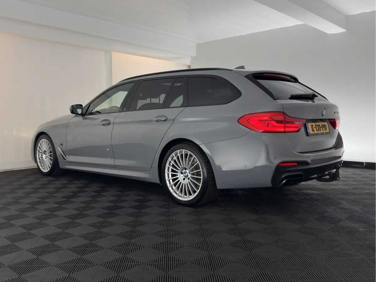 M550d xDrive M-Sport-Styling High Executive Aut. *PANO | LEATHER | LASER-LED | BLINDSPOT | MEMORY-PACK | HARMAN/KARDON |  DIGI-COCKPIT | AMBIENTLIGHT | SHIFTPADDLES | HEAD-UP | ADAPTIVE-CRUI