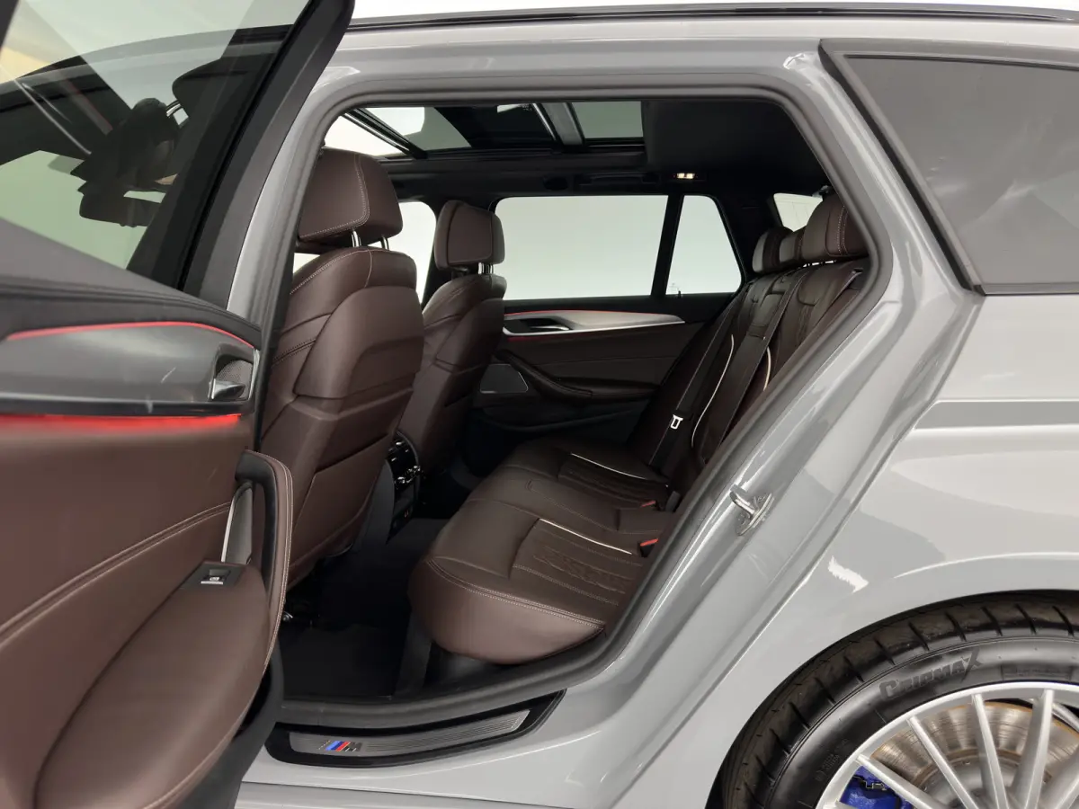 M550d xDrive M-Sport-Styling High Executive Aut. *PANO | LEATHER | LASER-LED | BLINDSPOT | MEMORY-PACK | HARMAN/KARDON |  DIGI-COCKPIT | AMBIENTLIGHT | SHIFTPADDLES | HEAD-UP | ADAPTIVE-CRUI