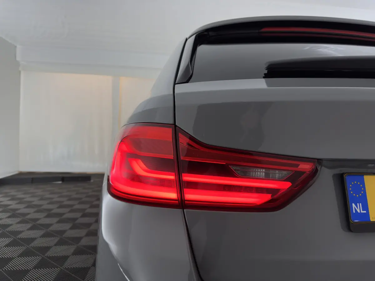M550d xDrive M-Sport-Styling High Executive Aut. *PANO | LEATHER | LASER-LED | BLINDSPOT | MEMORY-PACK | HARMAN/KARDON |  DIGI-COCKPIT | AMBIENTLIGHT | SHIFTPADDLES | HEAD-UP | ADAPTIVE-CRUI