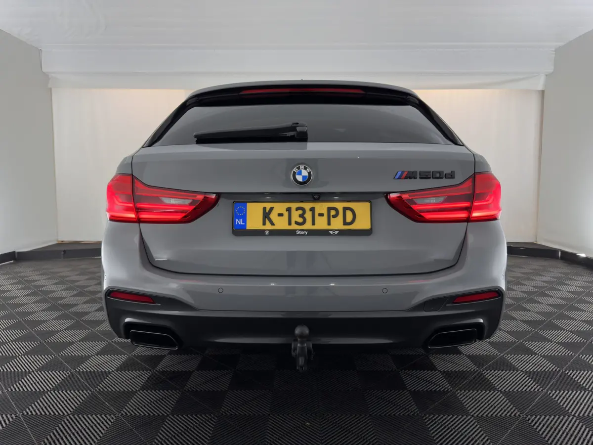 M550d xDrive M-Sport-Styling High Executive Aut. *PANO | LEATHER | LASER-LED | BLINDSPOT | MEMORY-PACK | HARMAN/KARDON |  DIGI-COCKPIT | AMBIENTLIGHT | SHIFTPADDLES | HEAD-UP | ADAPTIVE-CRUI
