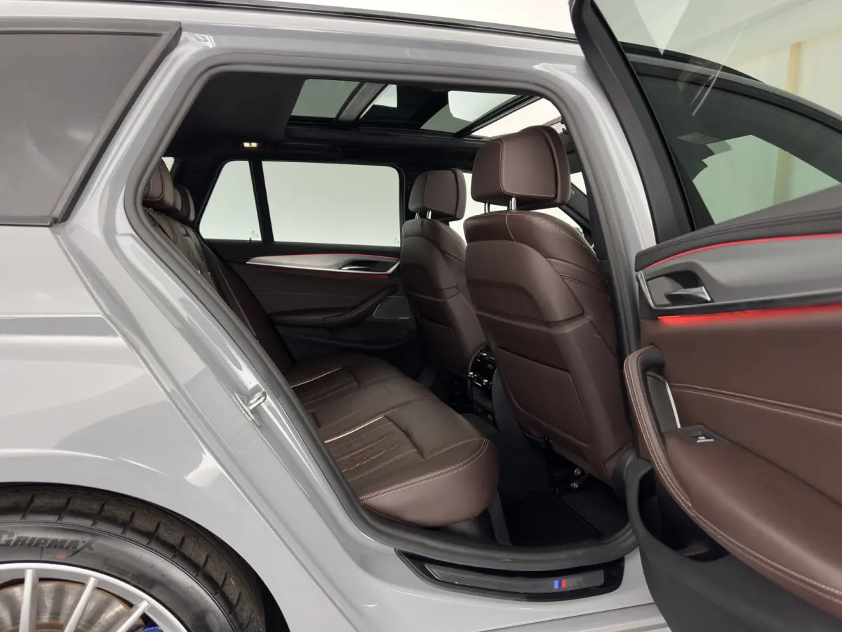 M550d xDrive M-Sport-Styling High Executive Aut. *PANO | LEATHER | LASER-LED | BLINDSPOT | MEMORY-PACK | HARMAN/KARDON |  DIGI-COCKPIT | AMBIENTLIGHT | SHIFTPADDLES | HEAD-UP | ADAPTIVE-CRUI