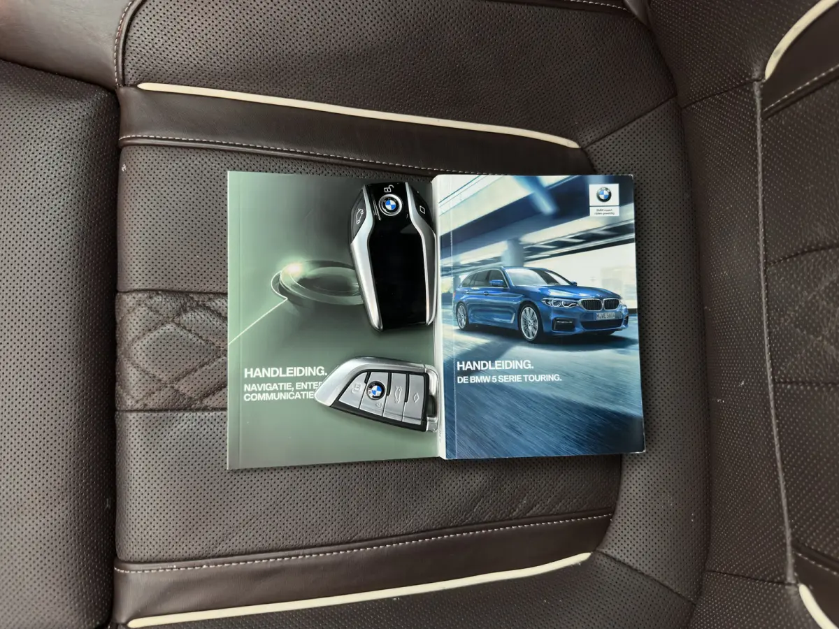 M550d xDrive M-Sport-Styling High Executive Aut. *PANO | LEATHER | LASER-LED | BLINDSPOT | MEMORY-PACK | HARMAN/KARDON |  DIGI-COCKPIT | AMBIENTLIGHT | SHIFTPADDLES | HEAD-UP | ADAPTIVE-CRUI