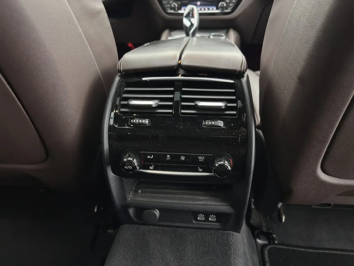 M550d xDrive M-Sport-Styling High Executive Aut. *PANO | LEATHER | LASER-LED | BLINDSPOT | MEMORY-PACK | HARMAN/KARDON |  DIGI-COCKPIT | AMBIENTLIGHT | SHIFTPADDLES | HEAD-UP | ADAPTIVE-CRUI