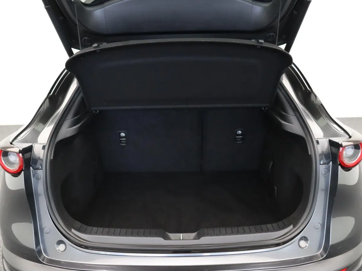 2.0 e-SkyActiv-X M Hybrid Luxury | Trekhaak | Head-up display | elektrische verstelbare stoelen | Stoel-stuurverwarming