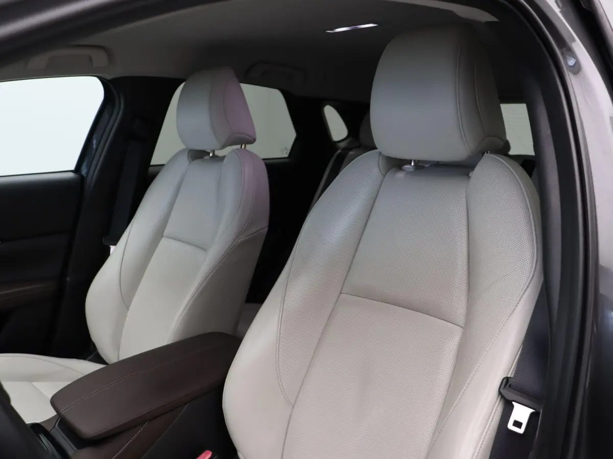 2.0 e-SkyActiv-X M Hybrid Luxury | Trekhaak | Head-up display | elektrische verstelbare stoelen | Stoel-stuurverwarming