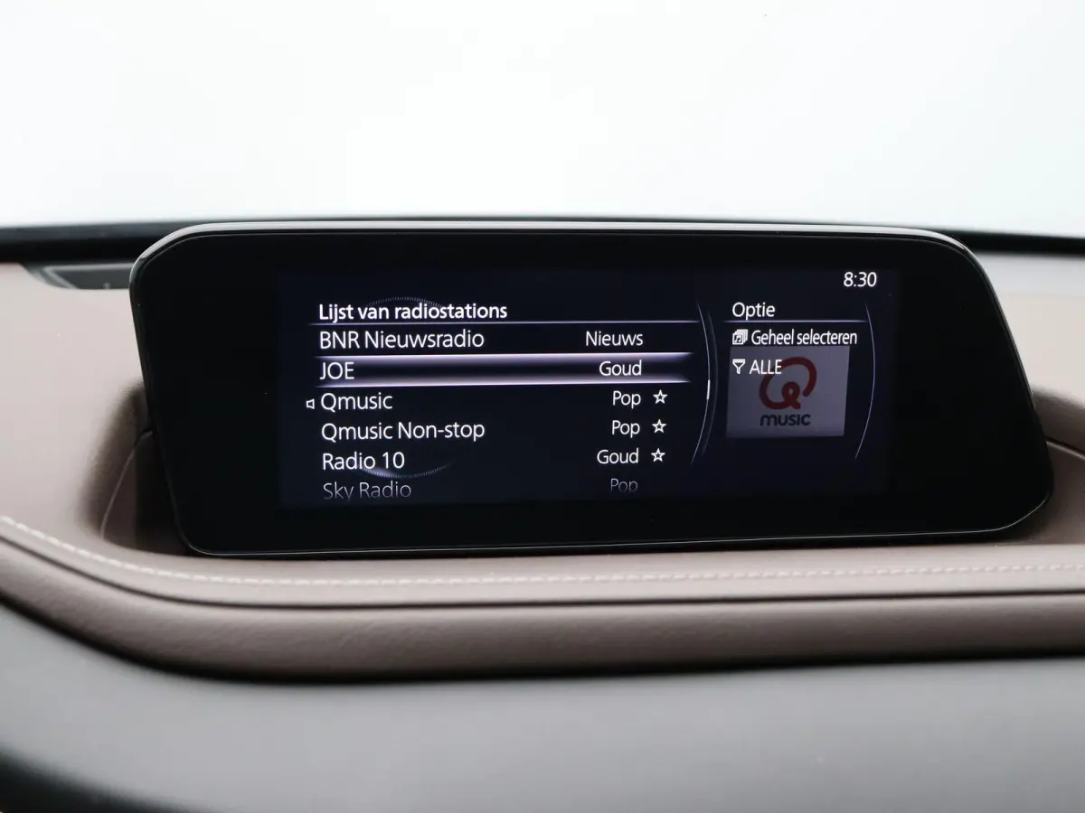 2.0 e-SkyActiv-X M Hybrid Luxury | Trekhaak | Head-up display | elektrische verstelbare stoelen | Stoel-stuurverwarming