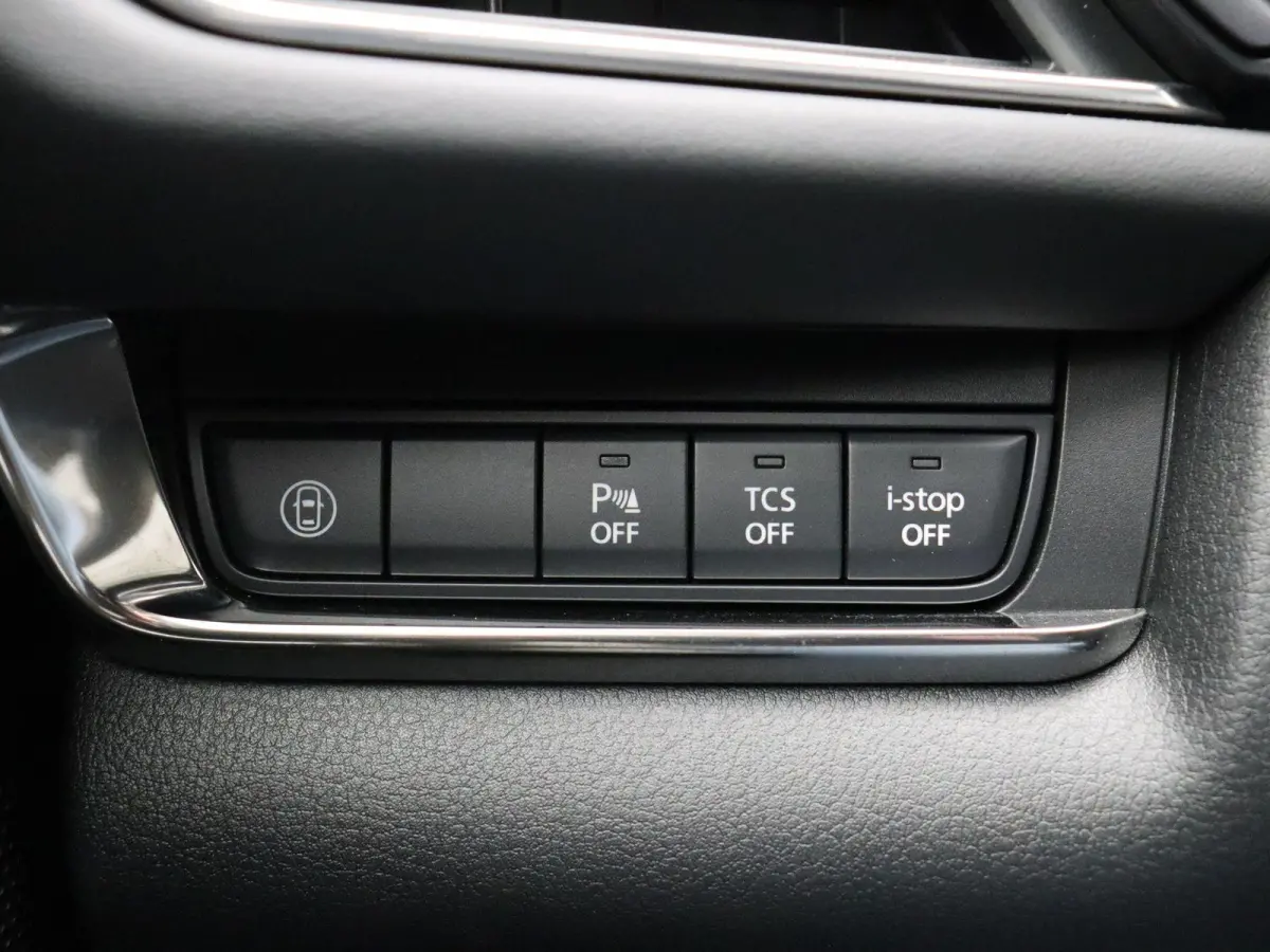 2.0 e-SkyActiv-X M Hybrid Luxury | Trekhaak | Head-up display | elektrische verstelbare stoelen | Stoel-stuurverwarming