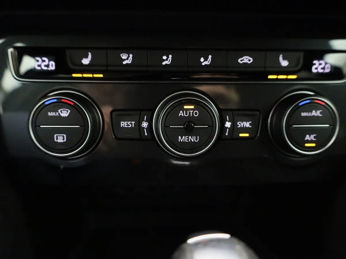 1.5 TSI ACT Highline Business R | 150 PK | Automaat | Automatische Airco | Navigatie | Parkeercamera | Parkeersensoren | Stoelverwarming