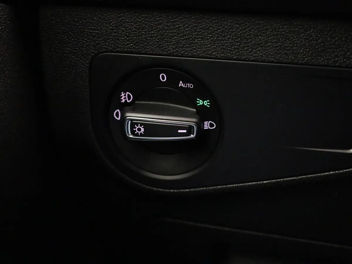1.5 TSI ACT Highline Business R | 150 PK | Automaat | Automatische Airco | Navigatie | Parkeercamera | Parkeersensoren | Stoelverwarming