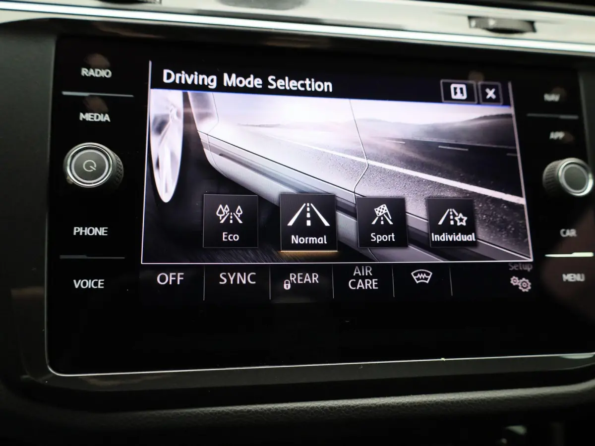 1.5 TSI ACT Highline Business R | 150 PK | Automaat | Automatische Airco | Navigatie | Parkeercamera | Parkeersensoren | Stoelverwarming