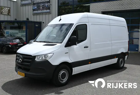 312 L2H2 FWD 56 kWh Camera, Stoelverwarming