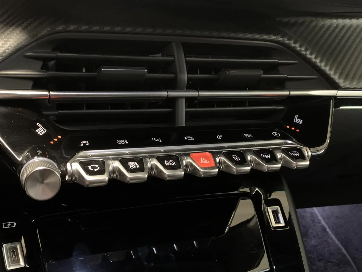 EV GT 50kWh 136pk 3-FASE SOH 99,8% | Alcantara | Navigatie | Elektrisch verstelbaar bestuurdersstoel | Stoelverwarming | Warmtepomp | Achteruitrijcamera | Keyless Entry |