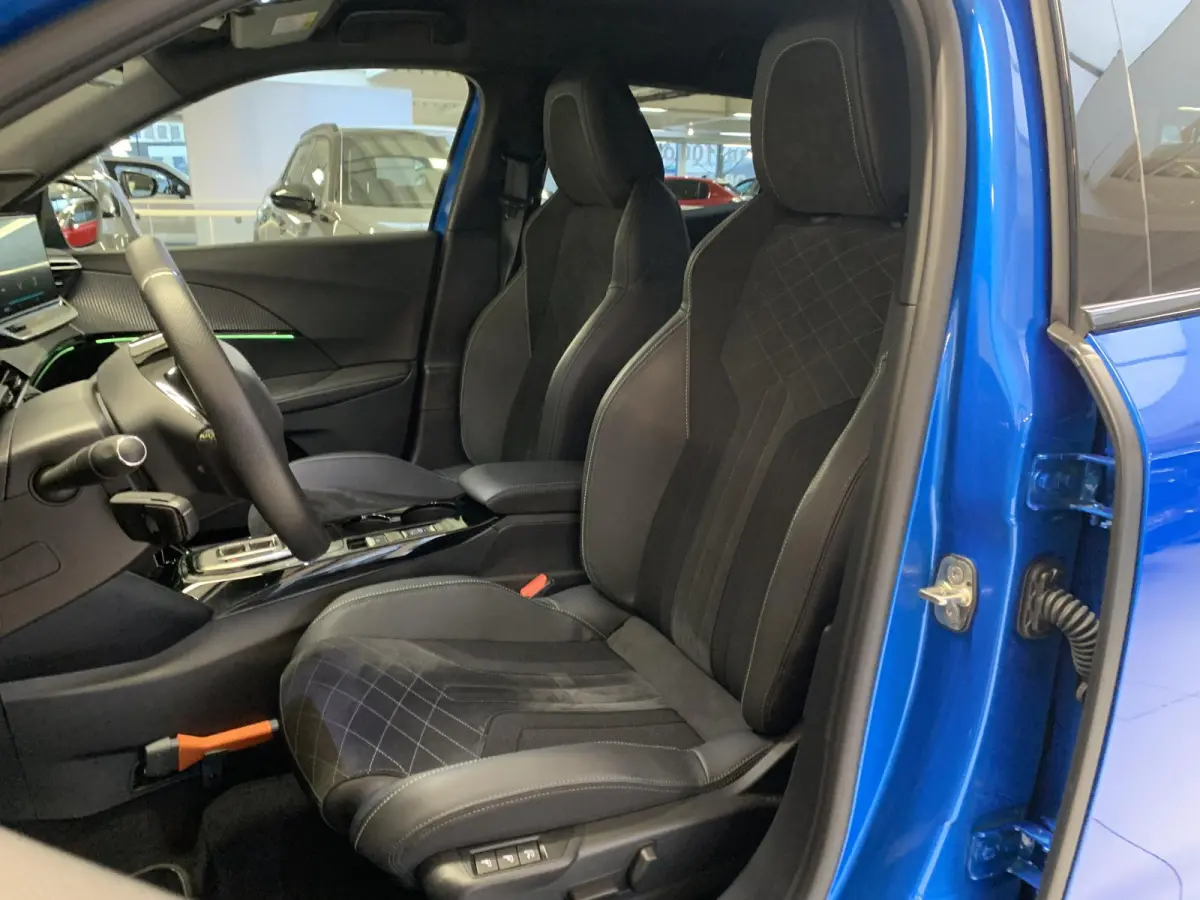 EV GT 50kWh 136pk 3-FASE SOH 99,8% | Alcantara | Navigatie | Elektrisch verstelbaar bestuurdersstoel | Stoelverwarming | Warmtepomp | Achteruitrijcamera | Keyless Entry |