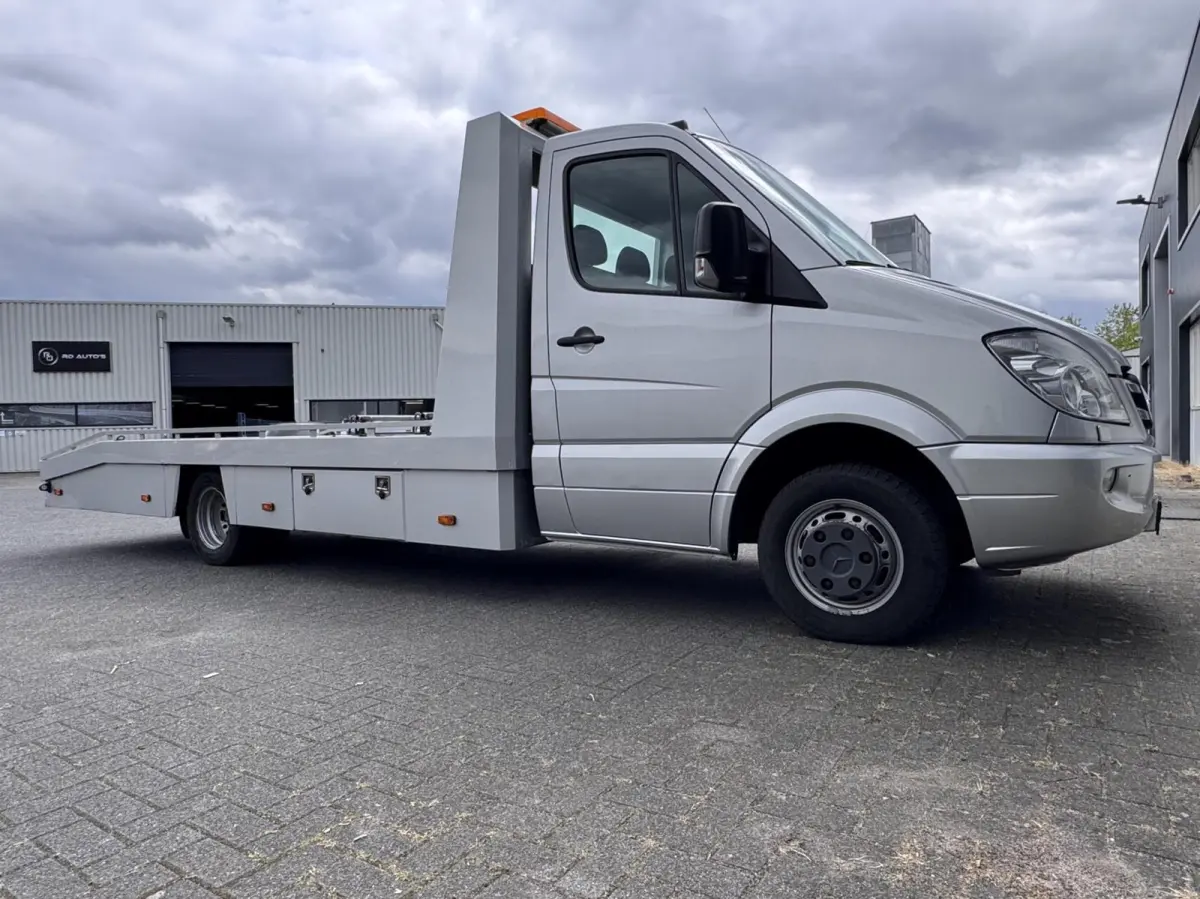 519 V6 Automaat oprijwagen NAP V Hooff 519 3.0 CDI 432