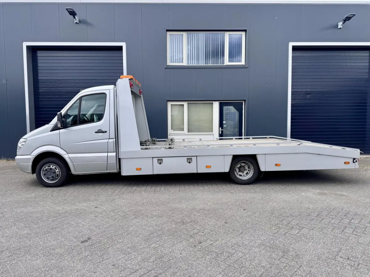 519 V6 Automaat oprijwagen NAP V Hooff 519 3.0 CDI 432