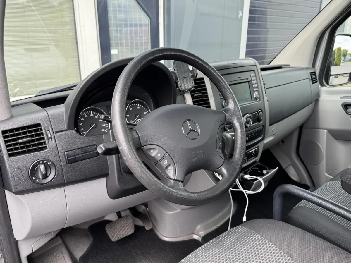 519 V6 Automaat oprijwagen NAP V Hooff 519 3.0 CDI 432