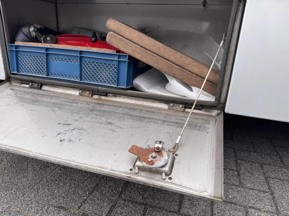 519 V6 Automaat oprijwagen NAP V Hooff 519 3.0 CDI 432