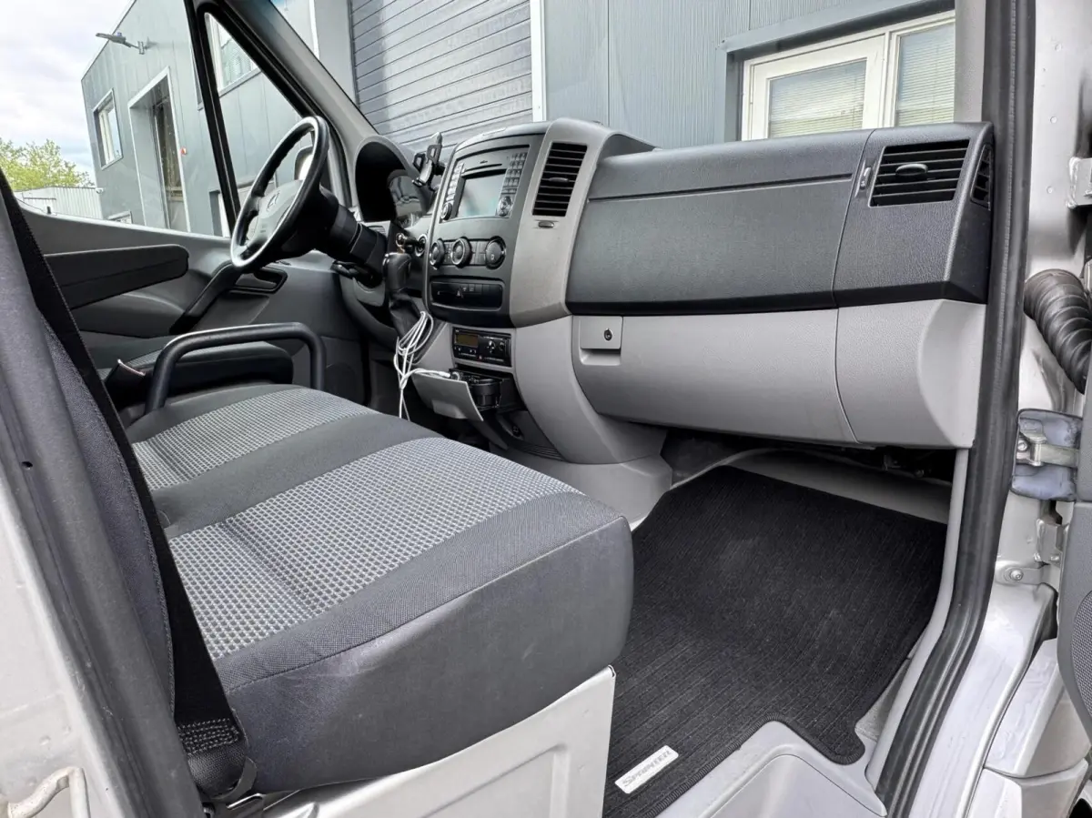 519 V6 Automaat oprijwagen NAP V Hooff 519 3.0 CDI 432