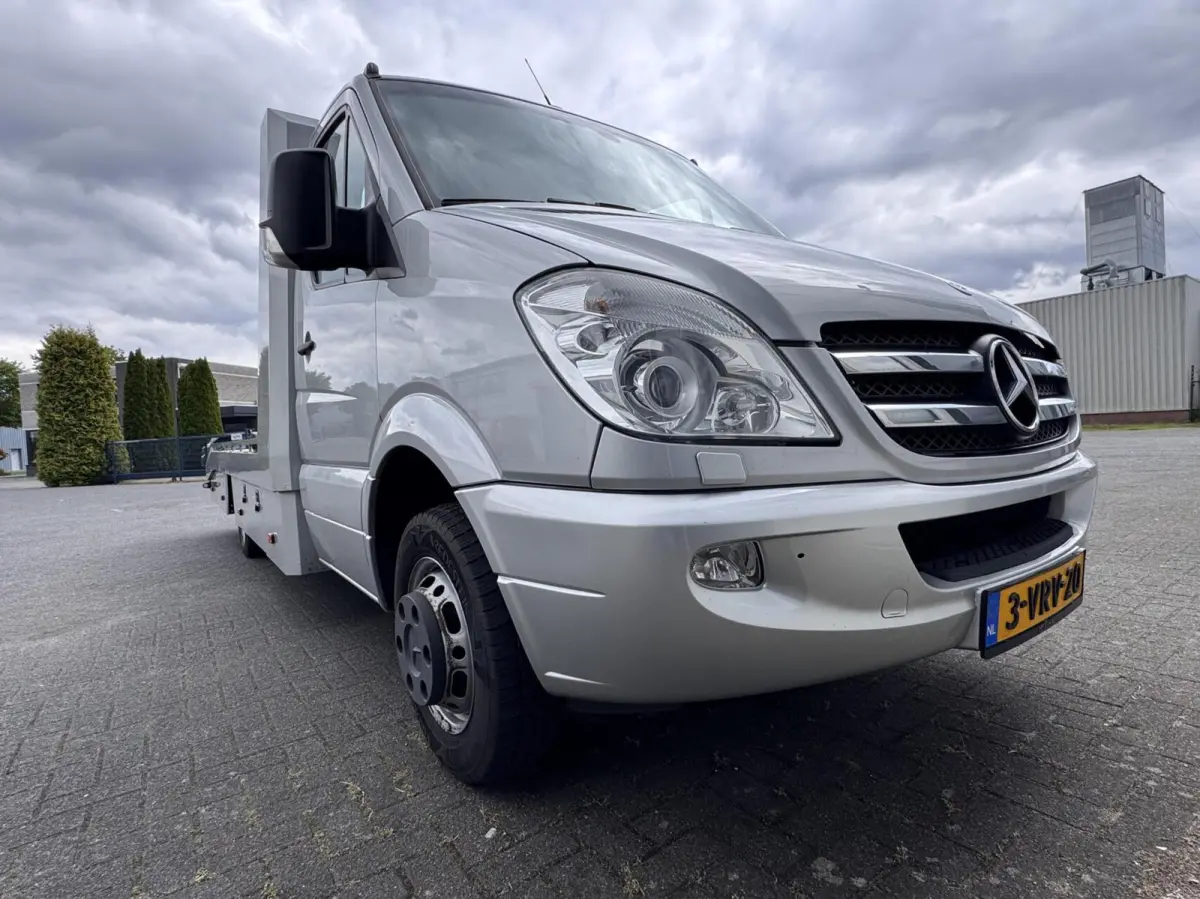 519 V6 Automaat oprijwagen NAP V Hooff 519 3.0 CDI 432