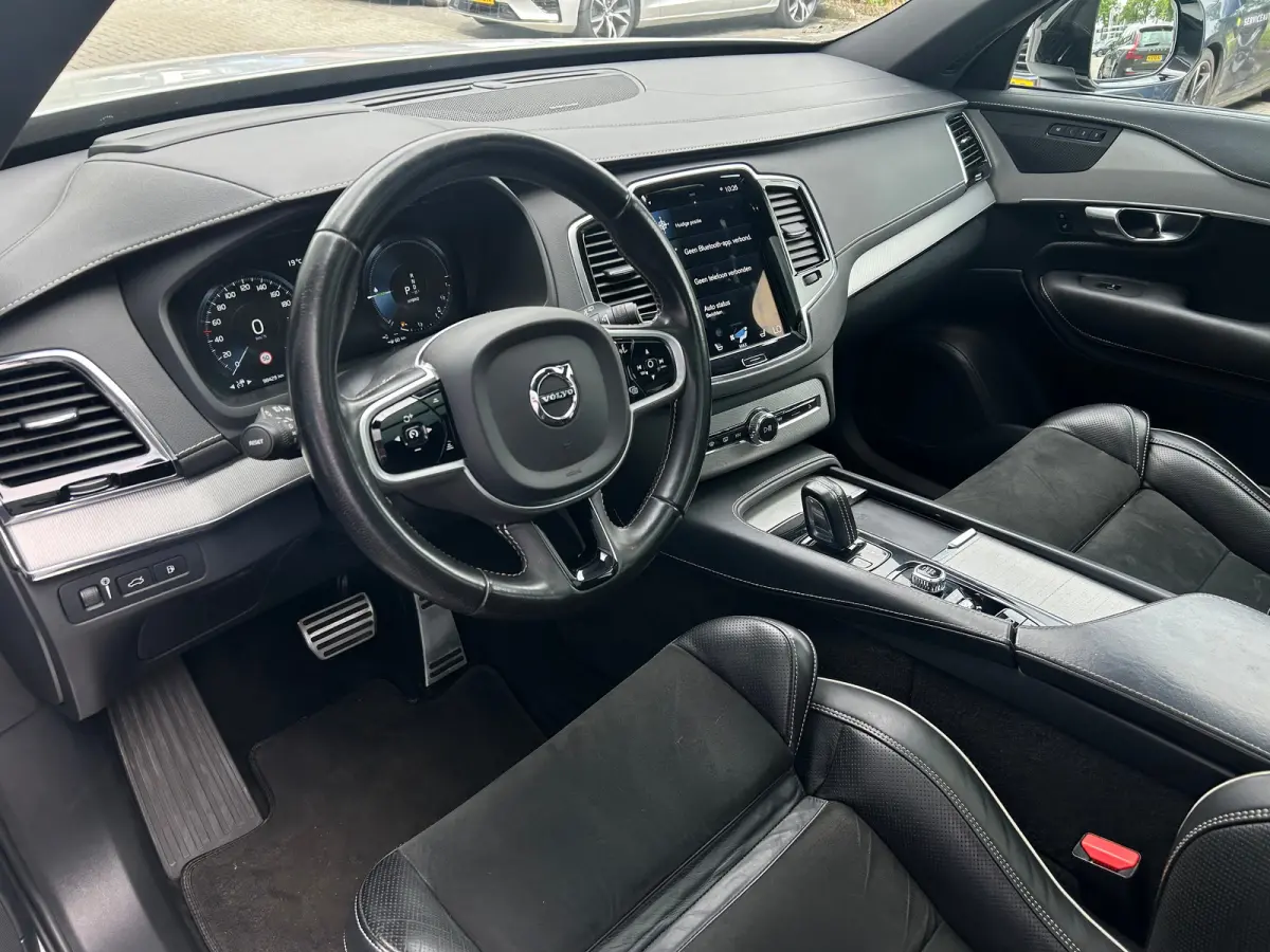 2.0 T8 Recharge AWD R-Design | Luchtvering | Trekhaak | SoH 88% | 22'' | 360 camera | HU-Display | Pano | Harman/Kardon |