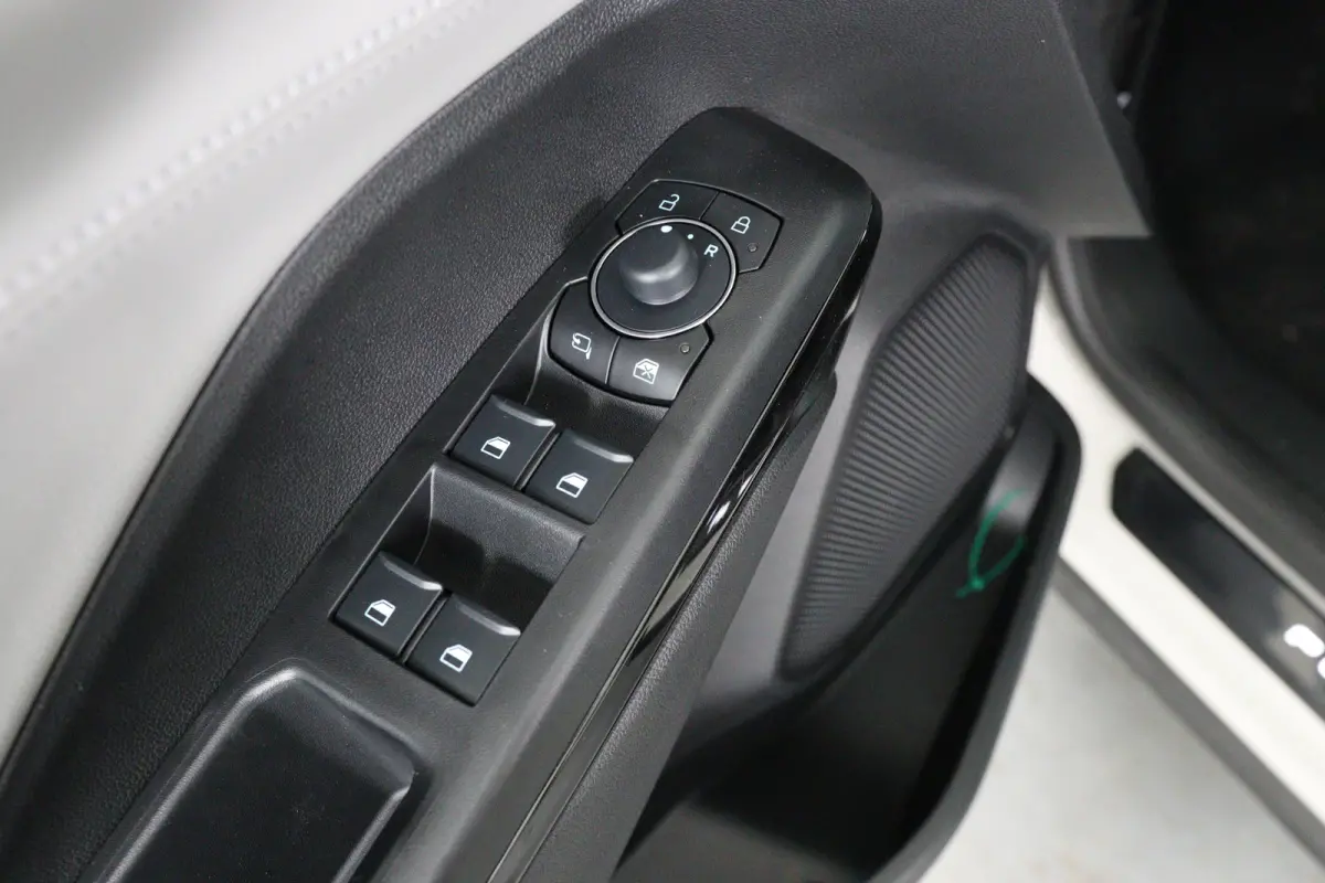 1.0 EcoBoost Automaat Sound Edition | B&O Audio | Adaptieve Cruise Control | 360* Camera | Elektrische Kofferklep | Stoel & Stuurverwarming | Navigatie | Carplay |