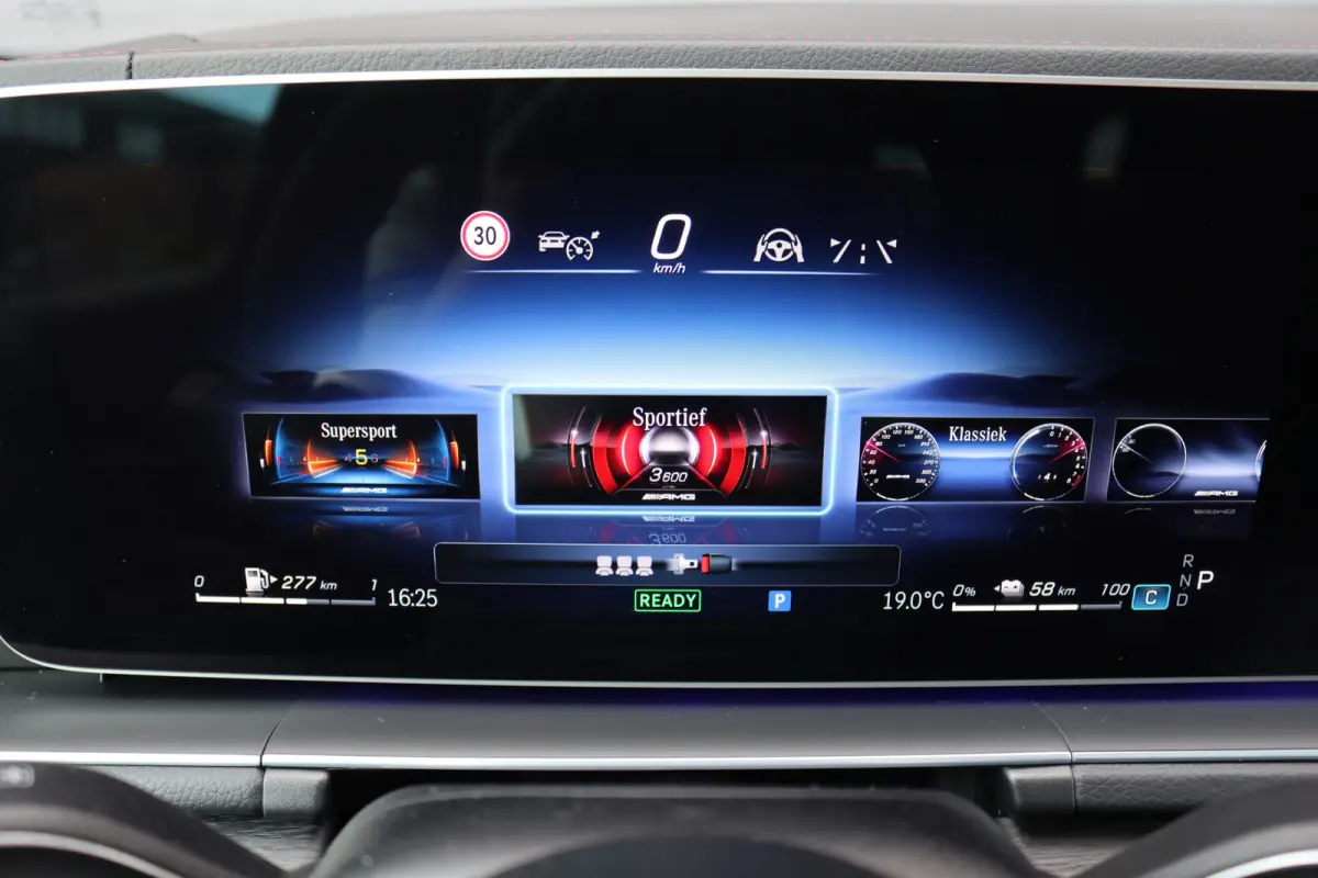 AMG 53 Hybrid 4MATIC+ | Luchtvering | Distronic | Elek. Achterbank | Trekhaak | Burmester | Keyless Go | Augmented Reality | Surround Camera | Memory |