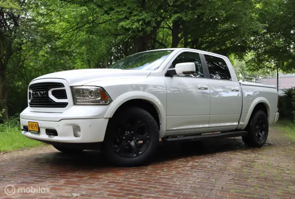 1500 5.7 V8 Crew Cab 5'7 Laramie | VOL OPTIES! |