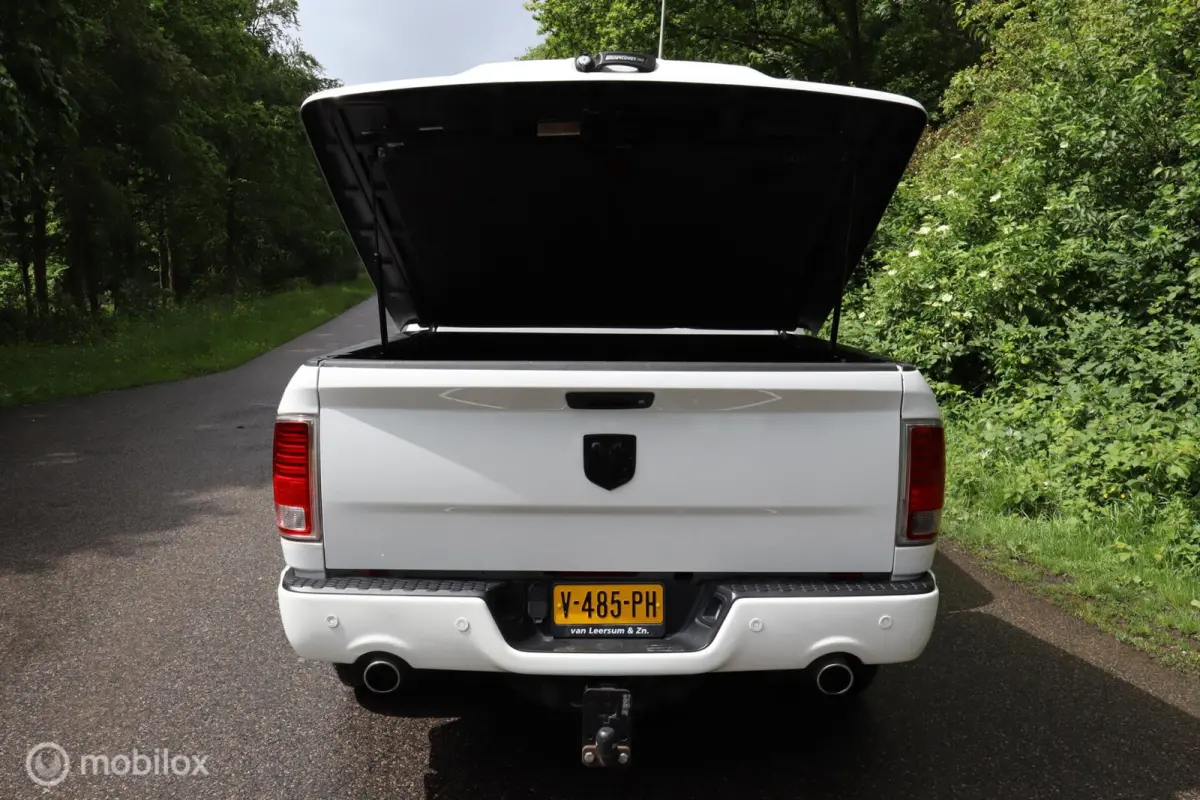1500 5.7 V8 Crew Cab 5'7 Laramie | VOL OPTIES! |