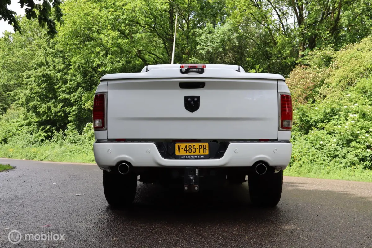 1500 5.7 V8 Crew Cab 5'7 Laramie | VOL OPTIES! |
