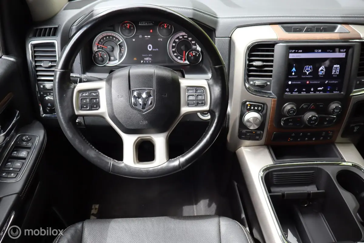 1500 5.7 V8 Crew Cab 5'7 Laramie | VOL OPTIES! |