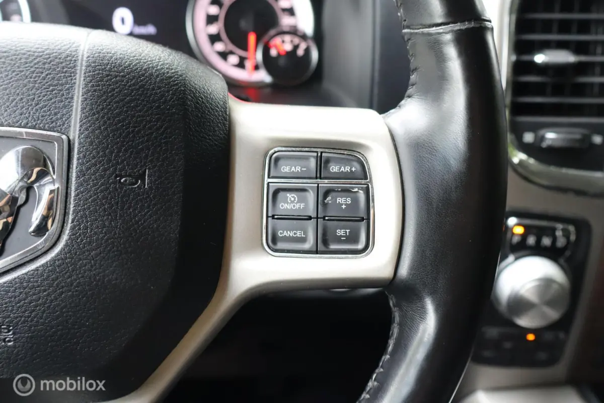 1500 5.7 V8 Crew Cab 5'7 Laramie | VOL OPTIES! |