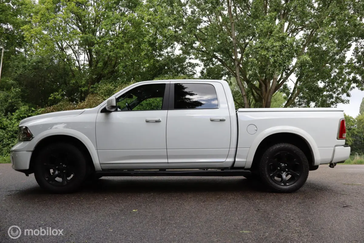 1500 5.7 V8 Crew Cab 5'7 Laramie | VOL OPTIES! |