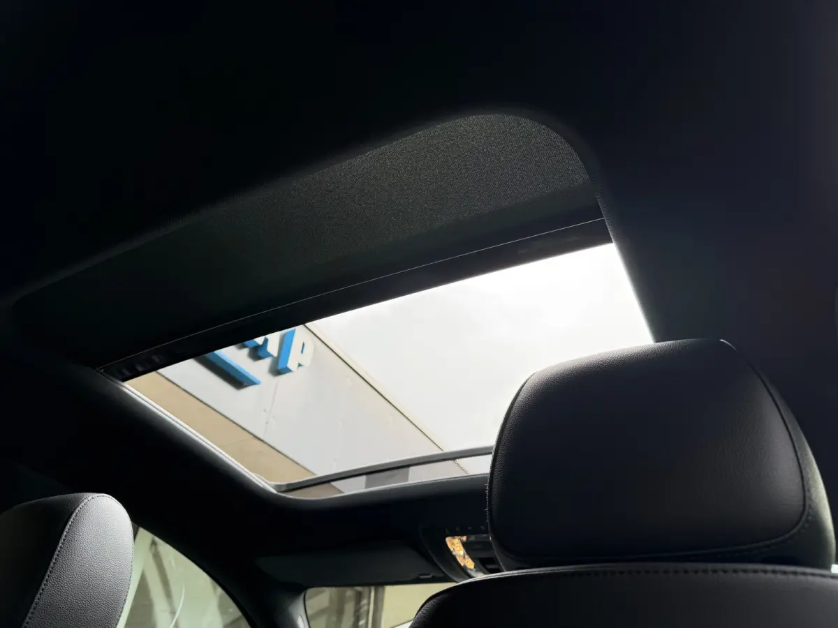 250 e Plug In Hybrid Business Solution Luxury / Keyless / Trekhaak (1.600KG) / Panodak / Camera / Elek. Stoelen /