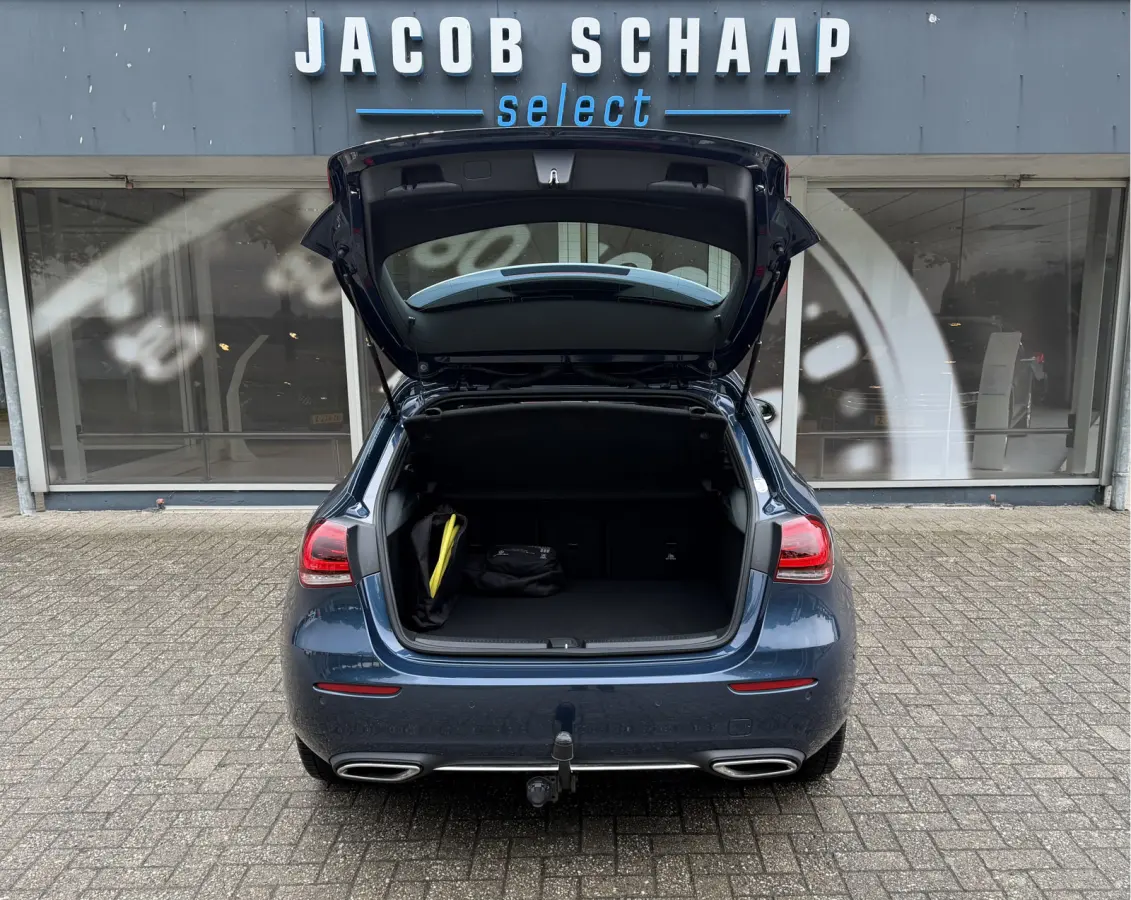 250 e Plug In Hybrid Business Solution Luxury / Keyless / Trekhaak (1.600KG) / Panodak / Camera / Elek. Stoelen /