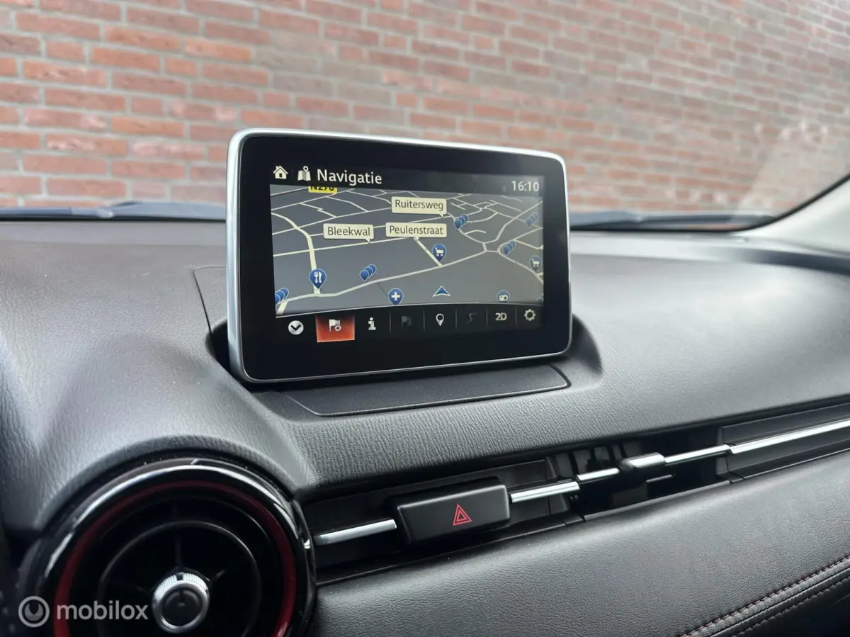 2.0 SkyActiv-G 120 TS+ | Stoelverw. | Camera | HUD | Leer | Afneembare trekhaak