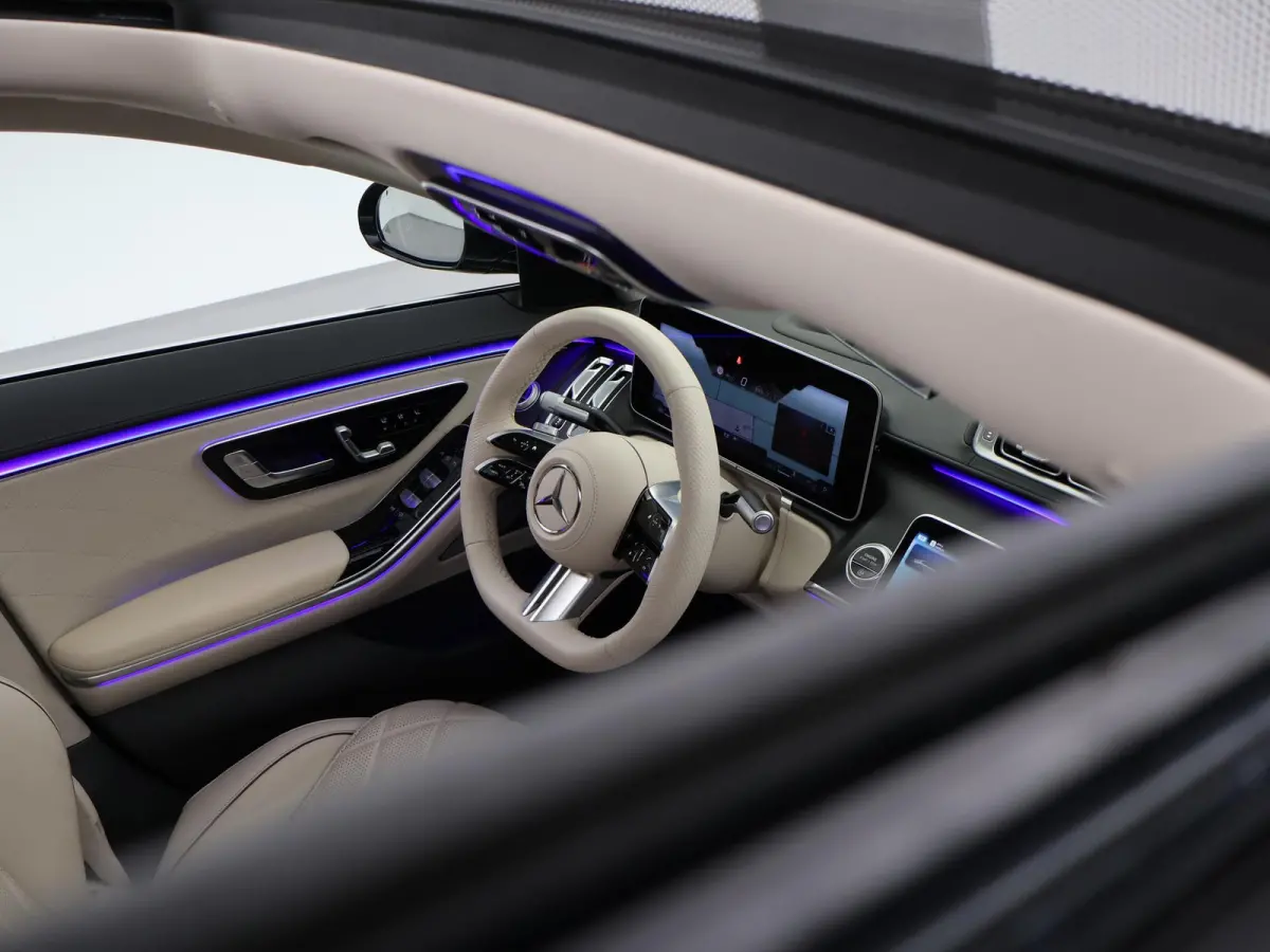 350d LANG AMG-LINE 286 PK + BUSINESS CLASS PAKKET | MASSAGE V+A | 3D DISPLAY | BURMESTER | SOFT-CLOSE | PANORAMA | LASER LIGHT