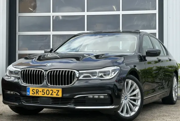740i High Executive 326pk | Achterasbesturing | Cruise control adaptief met stop&go | Dodehoek detector | Elektrisch glazen schuif-/kanteldak | Laser LED koplampen | Rondomzicht camera | Sto