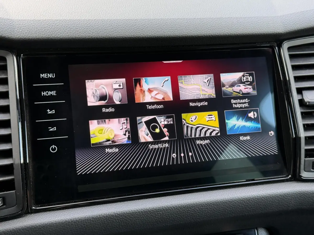 1.5 TSI Sportline Business Automaat | Panoramadak | Cruise control adaptief | Dode hoek detectie | Navigatiesysteem grootscherm | LED verlichting | Elektrische achterklep | Achteruitrijcamer