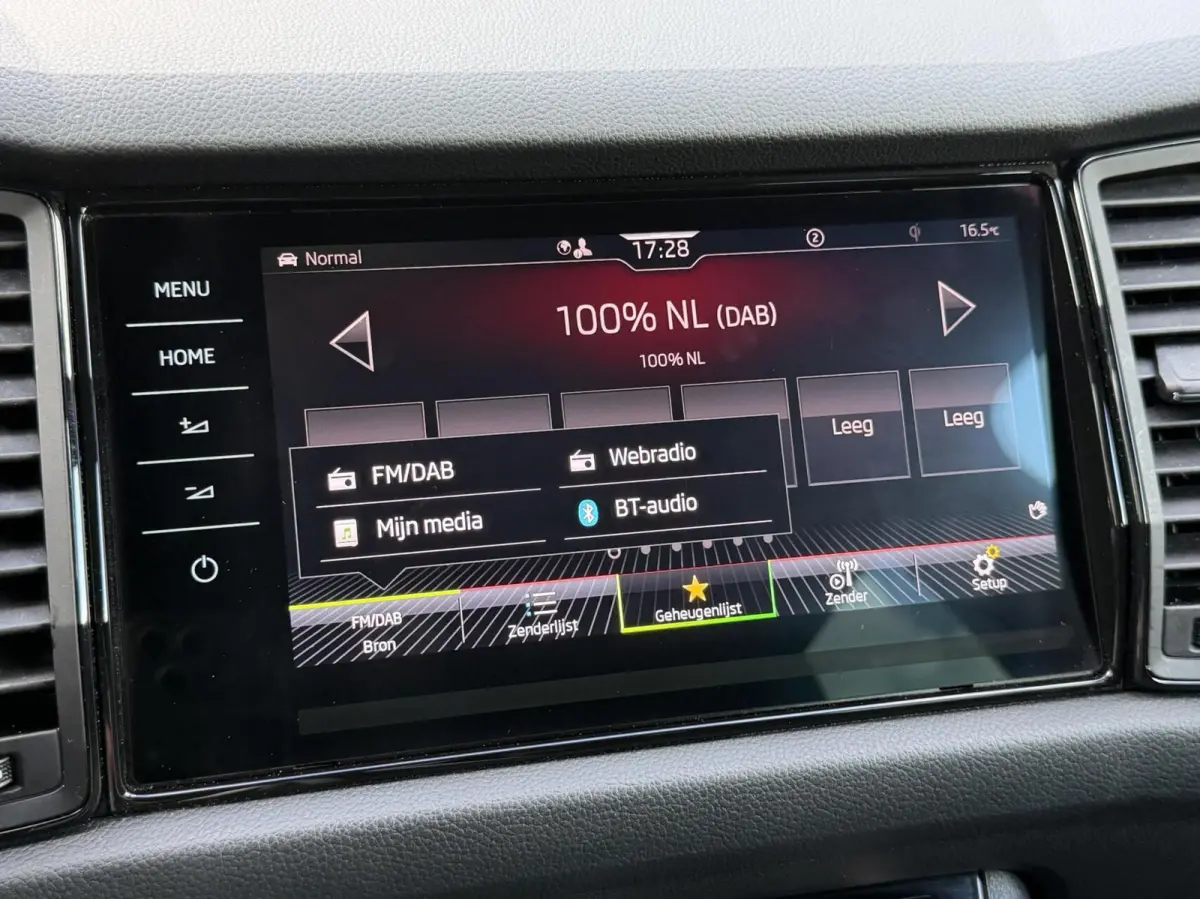1.5 TSI Sportline Business Automaat | Panoramadak | Cruise control adaptief | Dode hoek detectie | Navigatiesysteem grootscherm | LED verlichting | Elektrische achterklep | Achteruitrijcamer