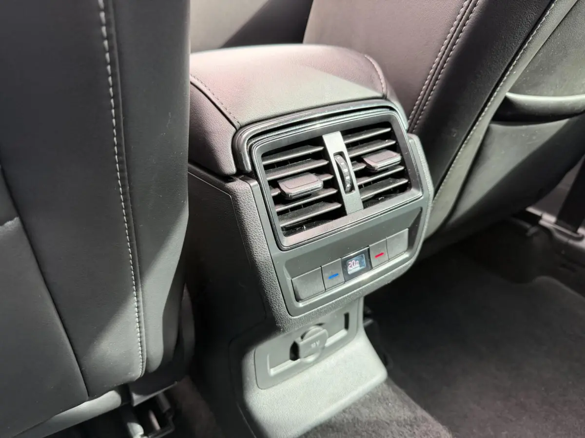 1.5 TSI Sportline Business Automaat | Panoramadak | Cruise control adaptief | Dode hoek detectie | Navigatiesysteem grootscherm | LED verlichting | Elektrische achterklep | Achteruitrijcamer