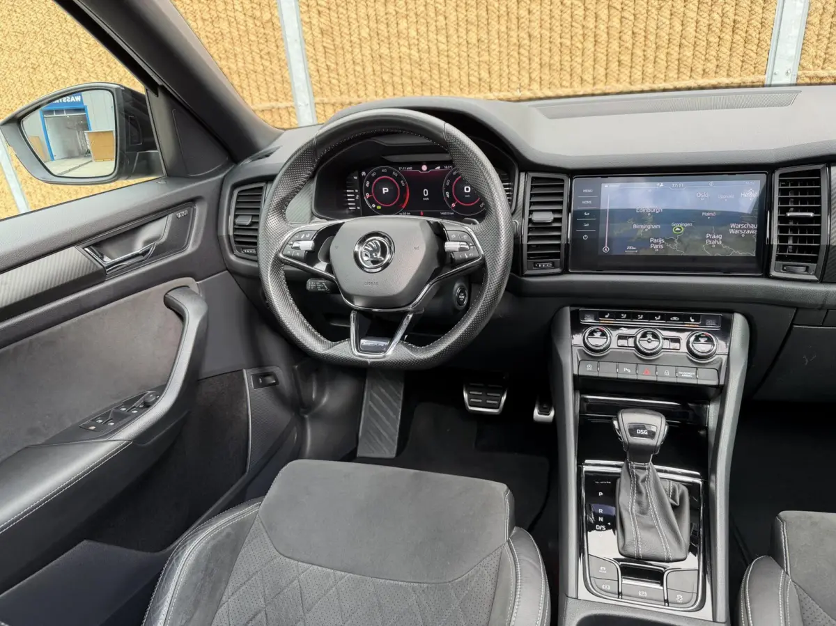 1.5 TSI Sportline Business Automaat | Panoramadak | Cruise control adaptief | Dode hoek detectie | Navigatiesysteem grootscherm | LED verlichting | Elektrische achterklep | Achteruitrijcamer