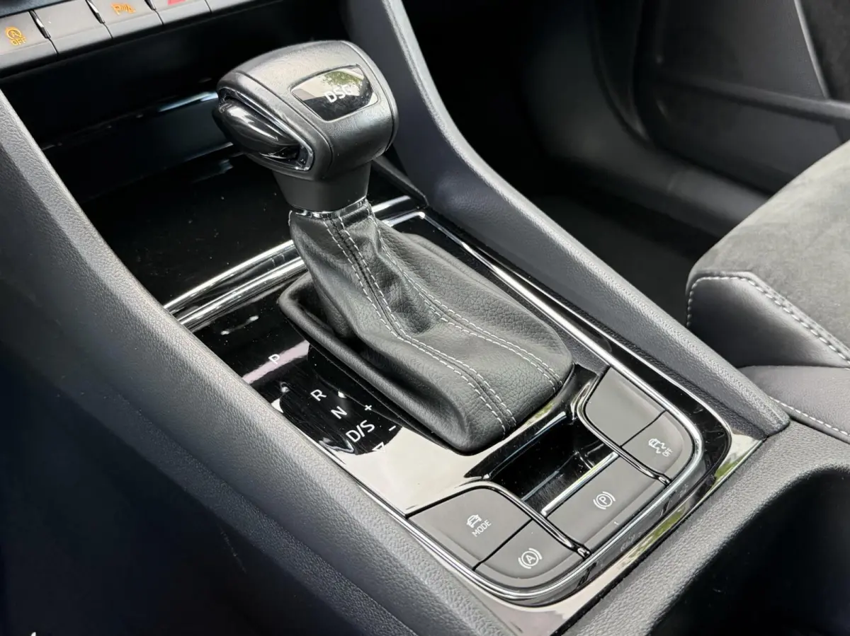 1.5 TSI Sportline Business Automaat | Panoramadak | Cruise control adaptief | Dode hoek detectie | Navigatiesysteem grootscherm | LED verlichting | Elektrische achterklep | Achteruitrijcamer
