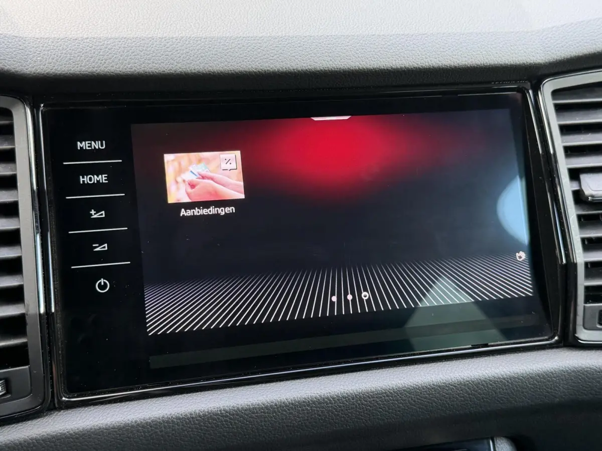 1.5 TSI Sportline Business Automaat | Panoramadak | Cruise control adaptief | Dode hoek detectie | Navigatiesysteem grootscherm | LED verlichting | Elektrische achterklep | Achteruitrijcamer