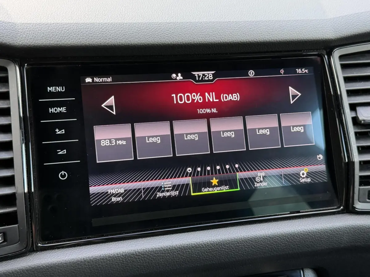 1.5 TSI Sportline Business Automaat | Panoramadak | Cruise control adaptief | Dode hoek detectie | Navigatiesysteem grootscherm | LED verlichting | Elektrische achterklep | Achteruitrijcamer