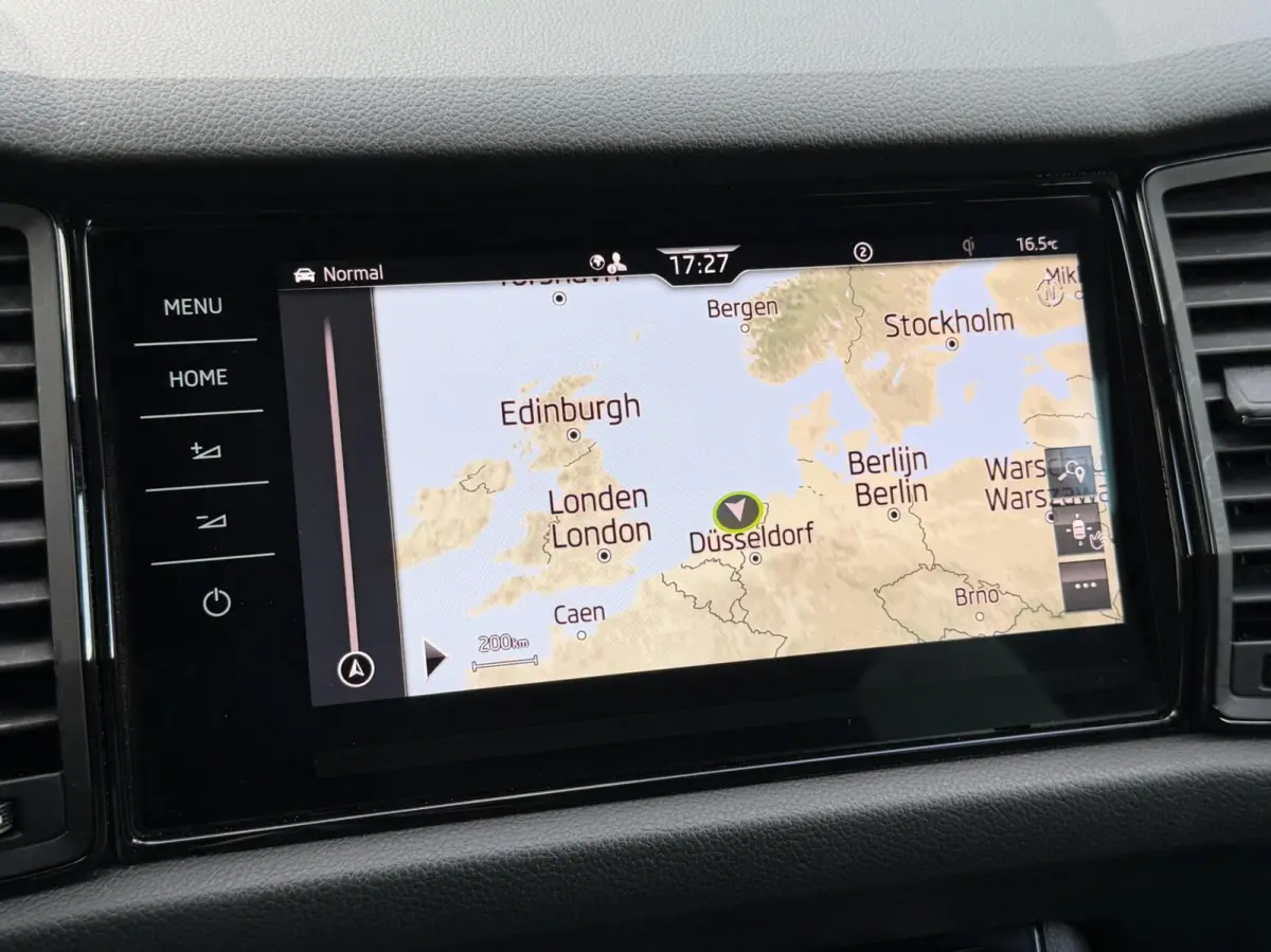 1.5 TSI Sportline Business Automaat | Panoramadak | Cruise control adaptief | Dode hoek detectie | Navigatiesysteem grootscherm | LED verlichting | Elektrische achterklep | Achteruitrijcamer