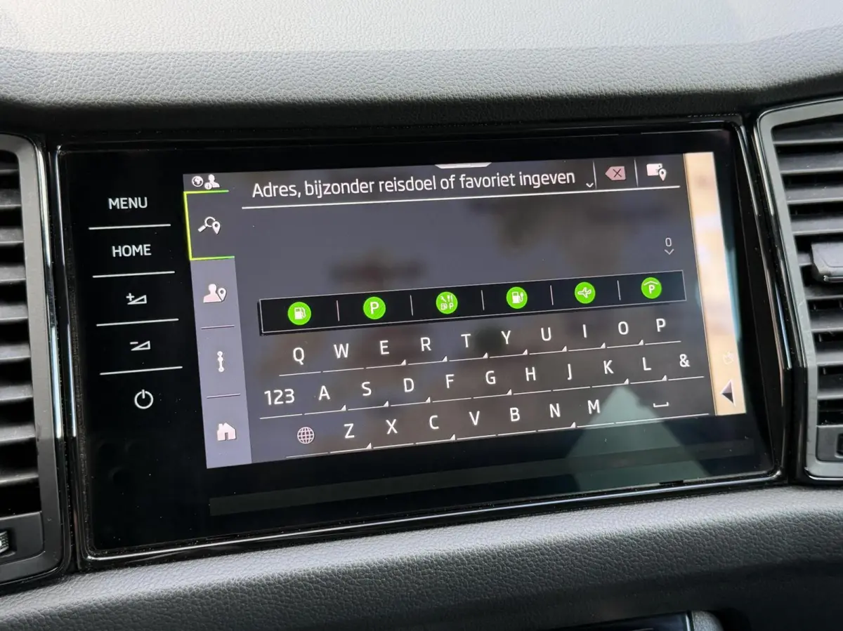 1.5 TSI Sportline Business Automaat | Panoramadak | Cruise control adaptief | Dode hoek detectie | Navigatiesysteem grootscherm | LED verlichting | Elektrische achterklep | Achteruitrijcamer