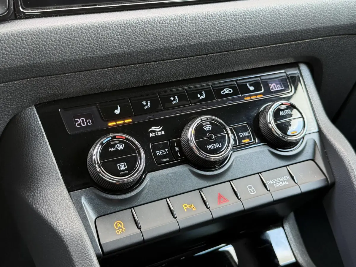 1.5 TSI Sportline Business Automaat | Panoramadak | Cruise control adaptief | Dode hoek detectie | Navigatiesysteem grootscherm | LED verlichting | Elektrische achterklep | Achteruitrijcamer